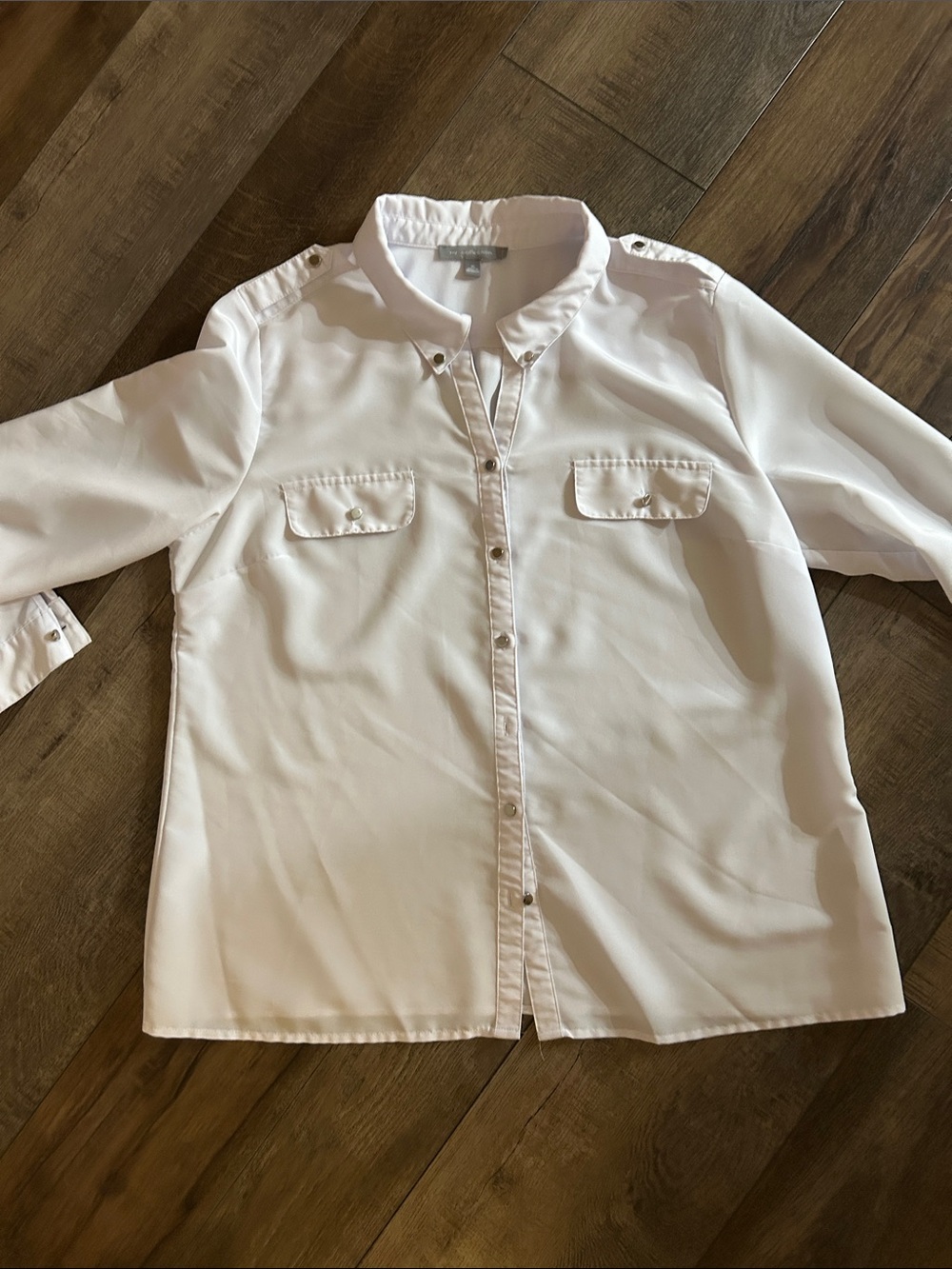 Women’s Long-Sleeve Button-Down Shirt with Chest Pockets